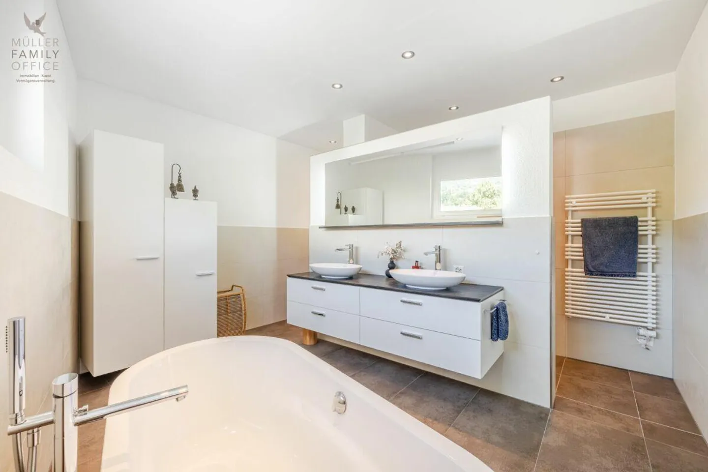Maison individuelle exclusive de 6 1/2 pièces avec équipements de haute qualité - Photo 12 sur 13