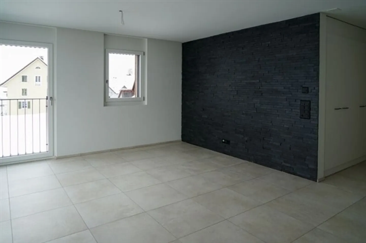 Moderne Wohnung mit sonnigem Balkon - Foto 4 von 13