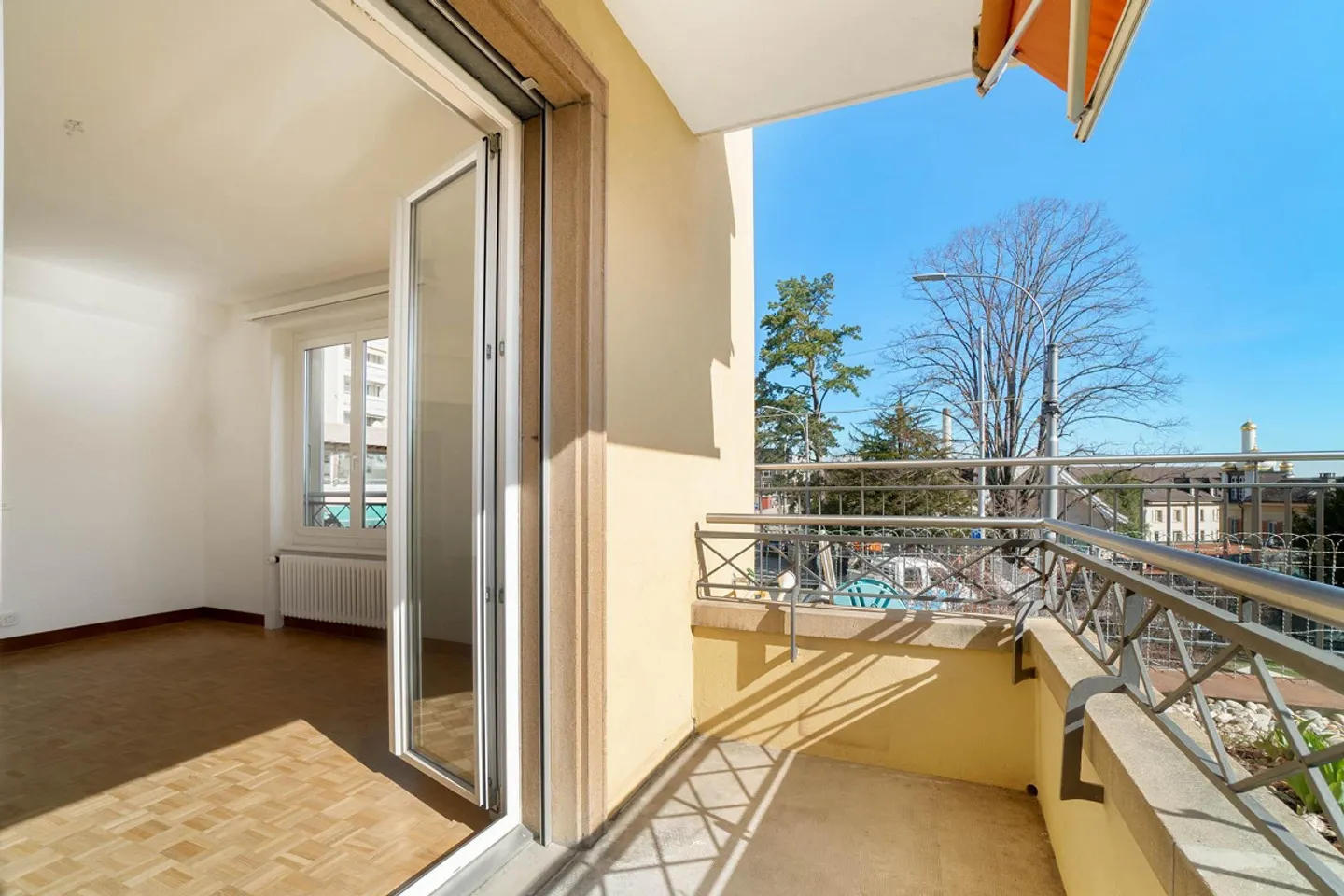 Appartement Charmant avec Terrasse - Photo 7 sur 10