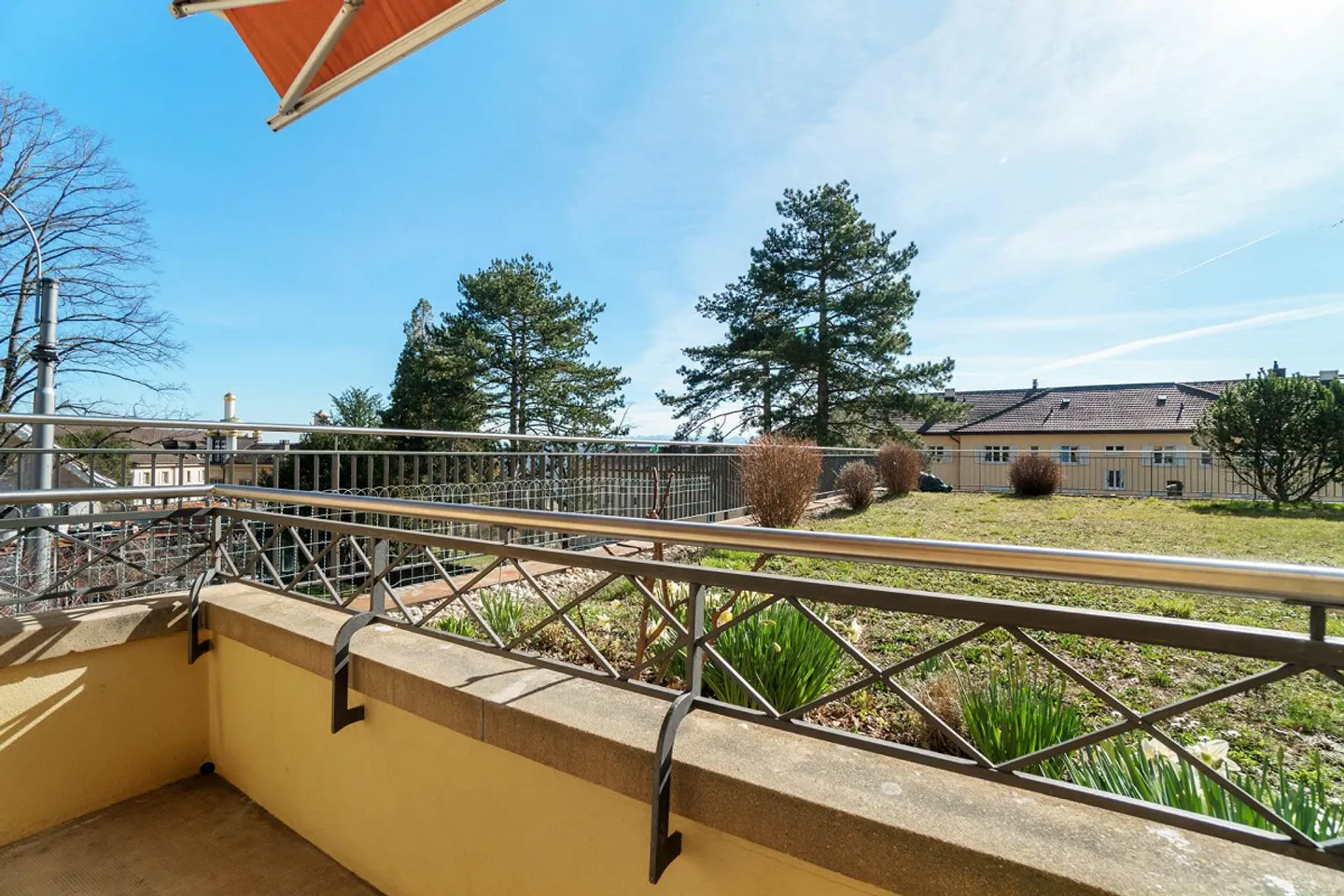 Appartement Charmant avec Terrasse - Photo 8 sur 10
