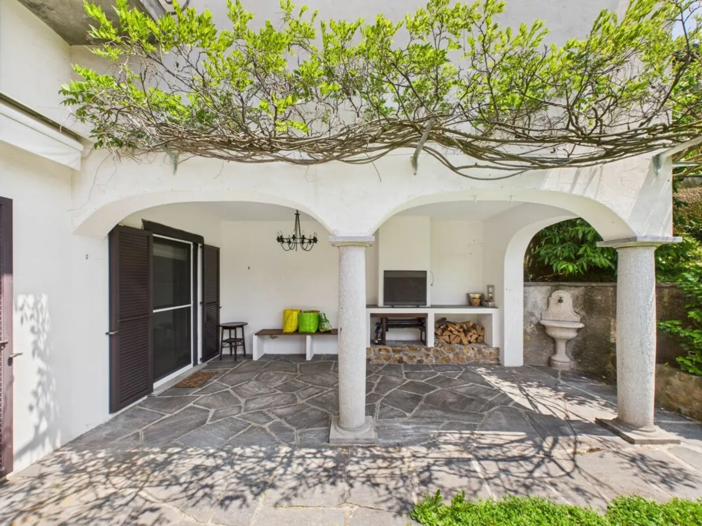 Appartement lumineux situé dans la nature dans un emplacement privilégié avec un grand jardin - Photo 12 sur 13