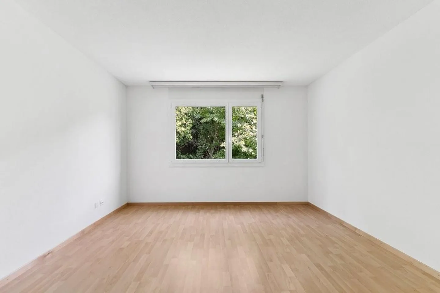 Grosszügige 4.5 Zi.-Wohnung befristet zu vermieten bis 31.10.2026 - Foto 5 von 9