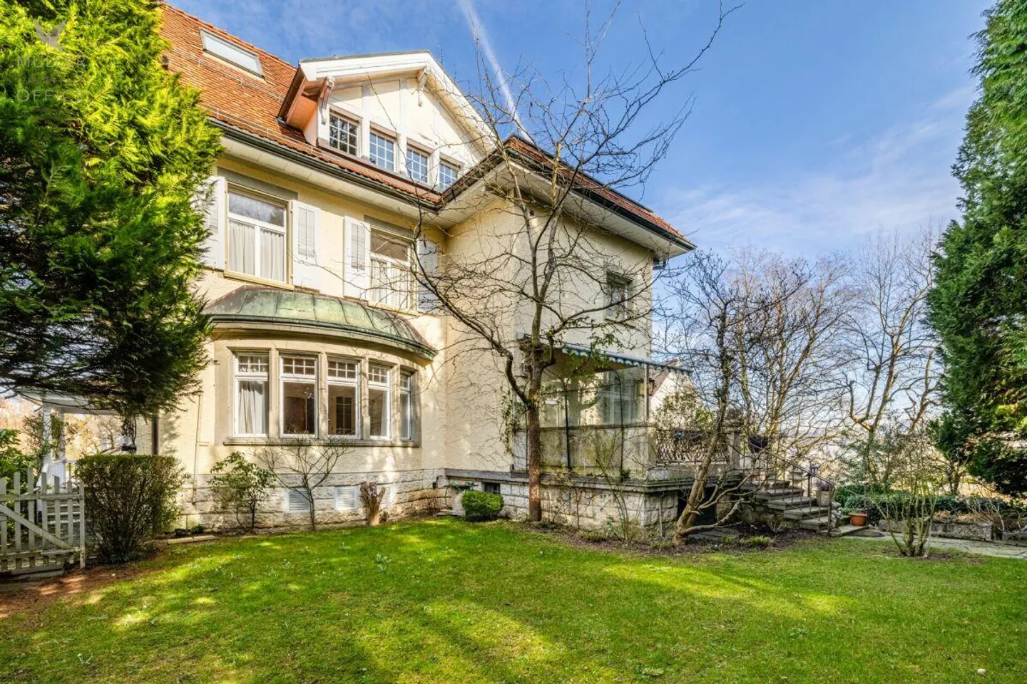 Villa représentative de style Art Nouveau (avec 4 appartements) dans un emplacement privilégié ... - Photo 1 sur 13
