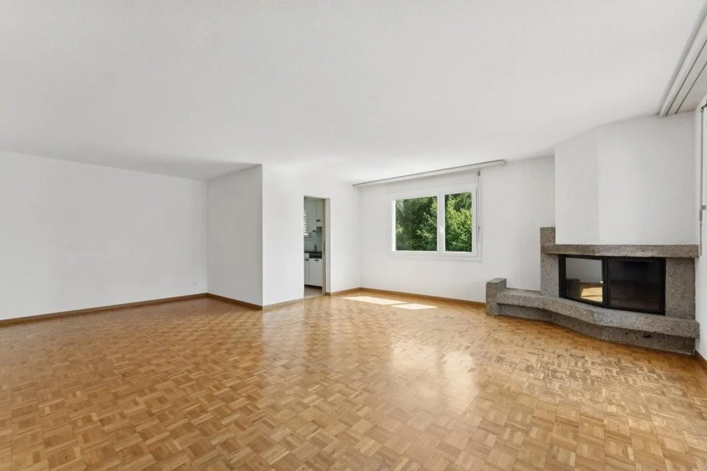 Grosszügige 4.5 Zi.-Wohnung befristet zu vermieten bis 31.10.2026 - Foto 8 von 9