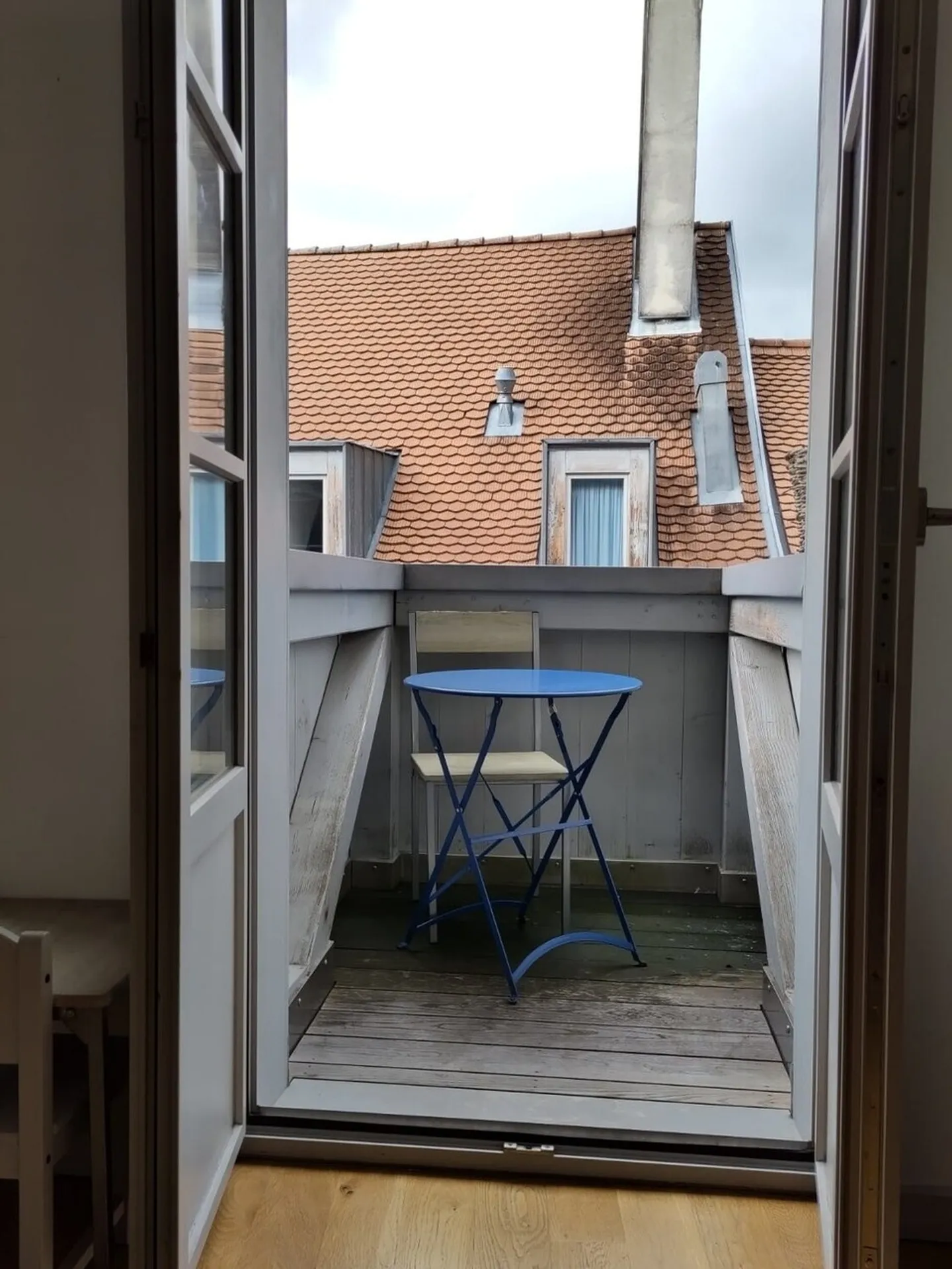 CHIC APARTMENT VERY WELL LOCATED AND WITH CHARM - Photo 8 of 9