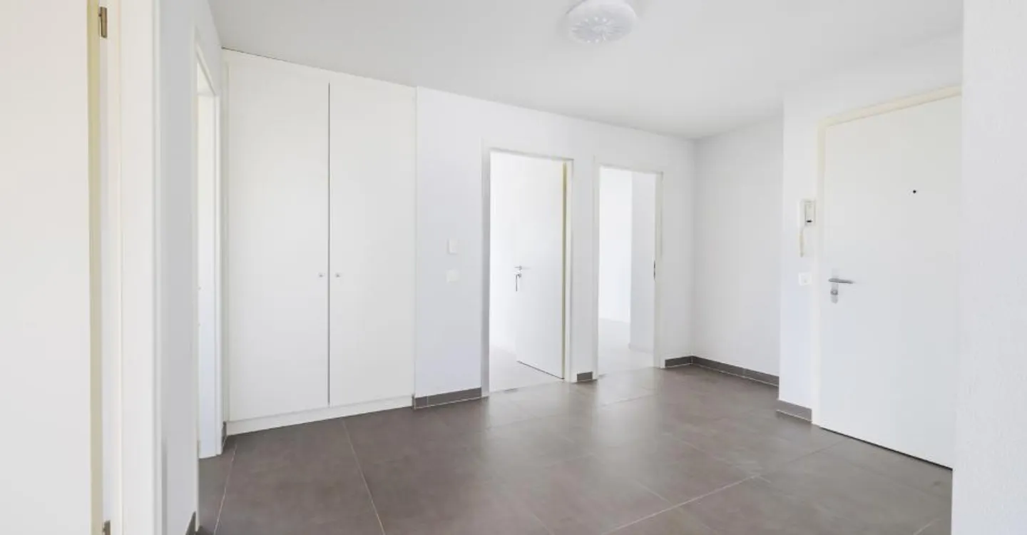 For sale: 4.5 rooms on the top floor with 3 bedrooms, two balconies and unobstructed view - Photo 9 of 17