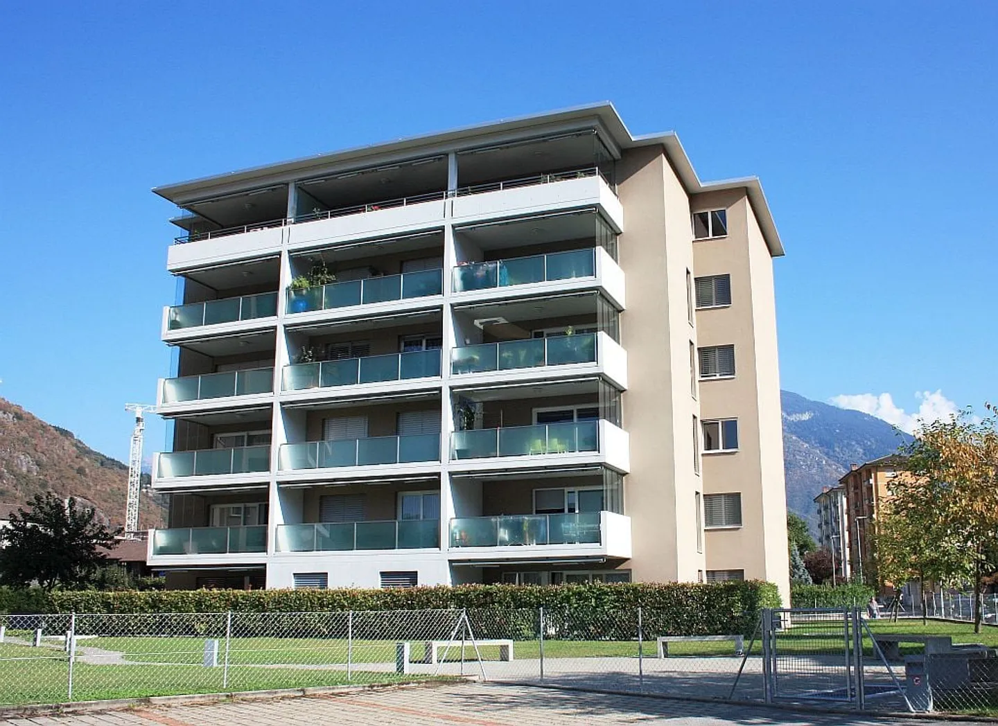 Appartamento moderno di 4,5 stanze con vista sui castelli di Bellinzona - Foto 1 di 9