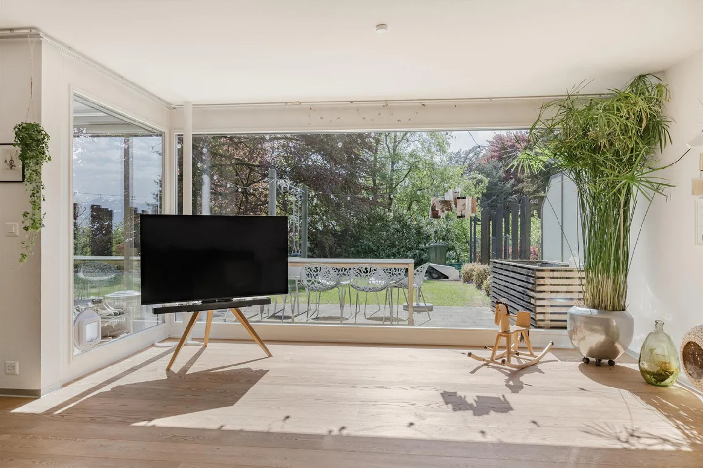 Moderne Gartenwohnung mit Seesicht - Foto 8 von 15