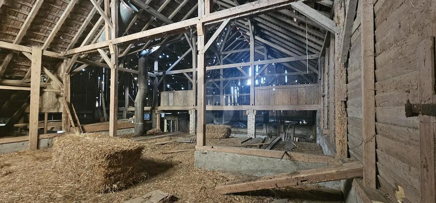 POUR INVESTISSEUR AVEC UN ÉNORME POTENTIEL - Photo 5 sur 6
