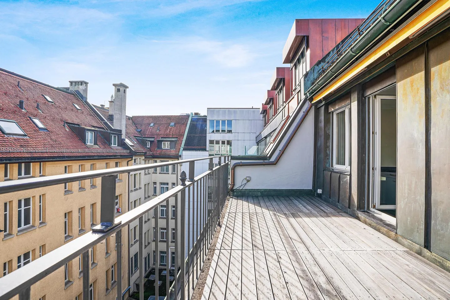 Apartment at the Pulse of the City with Rooftop Terrace - Photo 12 of 12