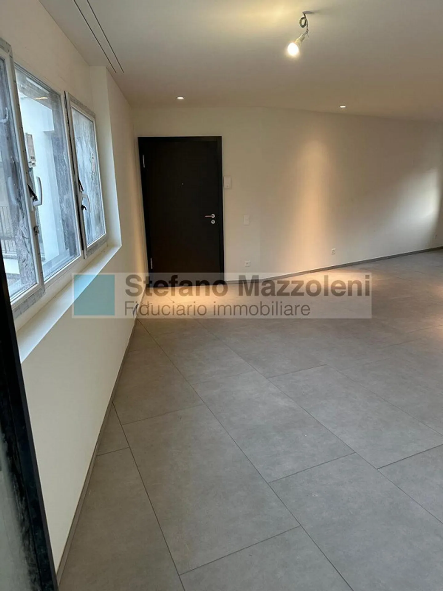 Elegant penthouse with 3.5 rooms in new building in Giubiasco - Photo 2 of 15