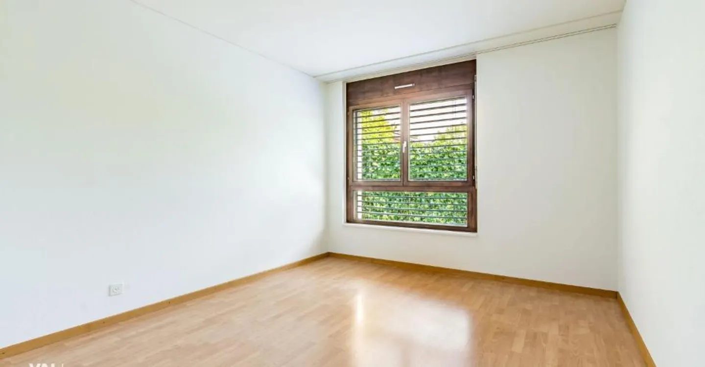 Pleasant, with a beautiful garden space, just steps from the capital - Photo 6 of 13