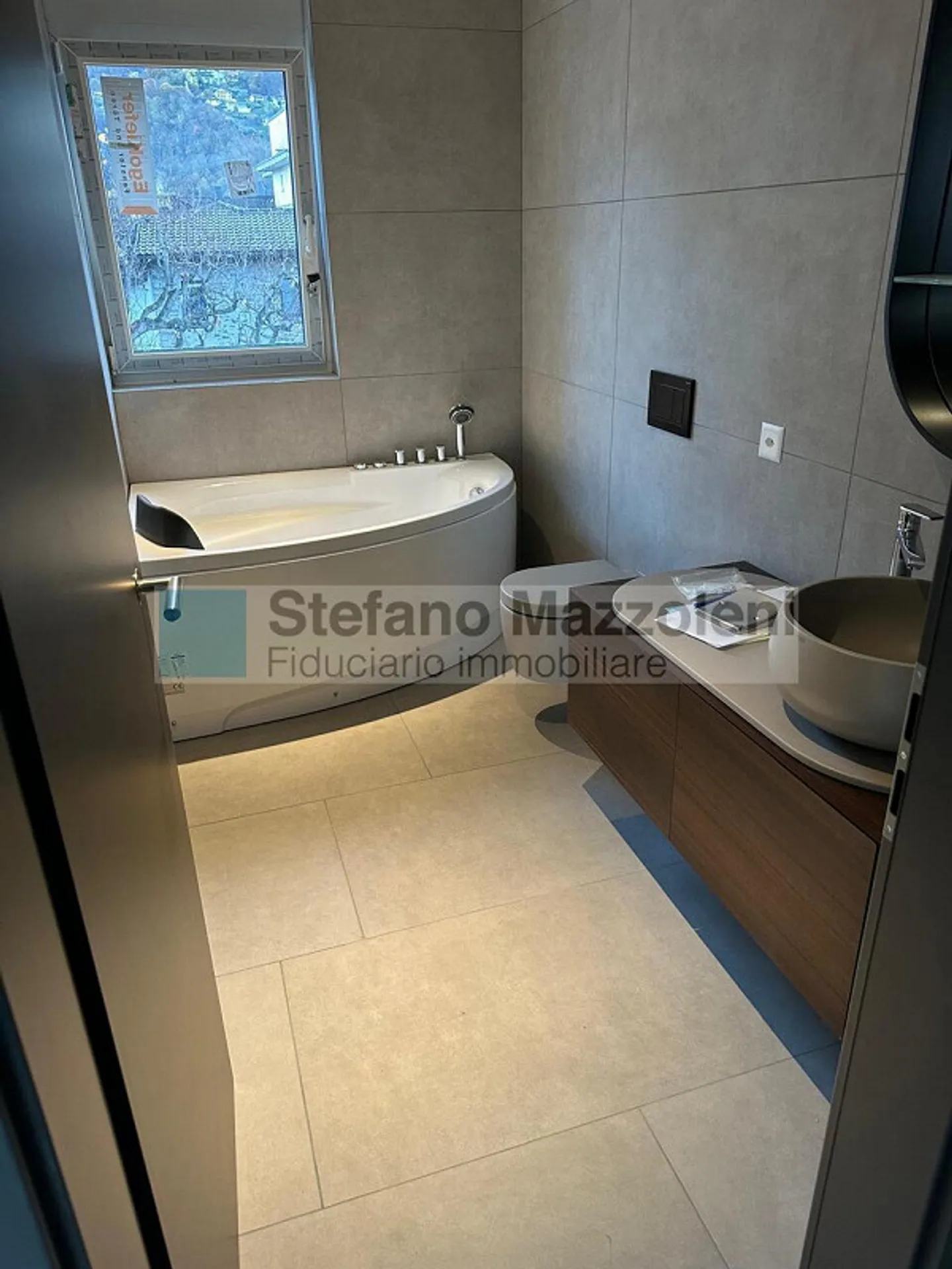 Elegant penthouse with 3.5 rooms in new building in Giubiasco - Photo 12 of 15