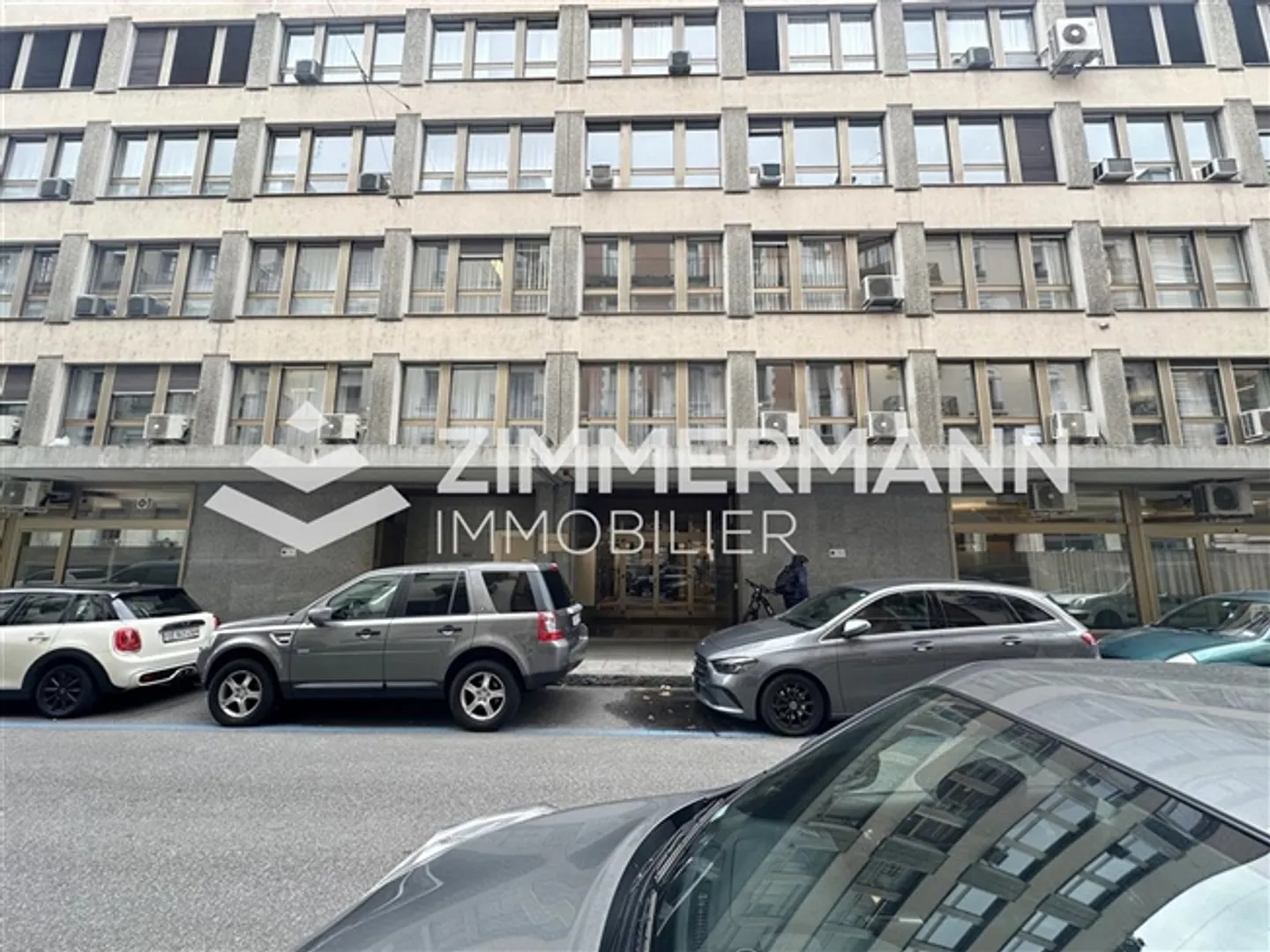 Praktischer Parkplatz - Foto 1 von 3