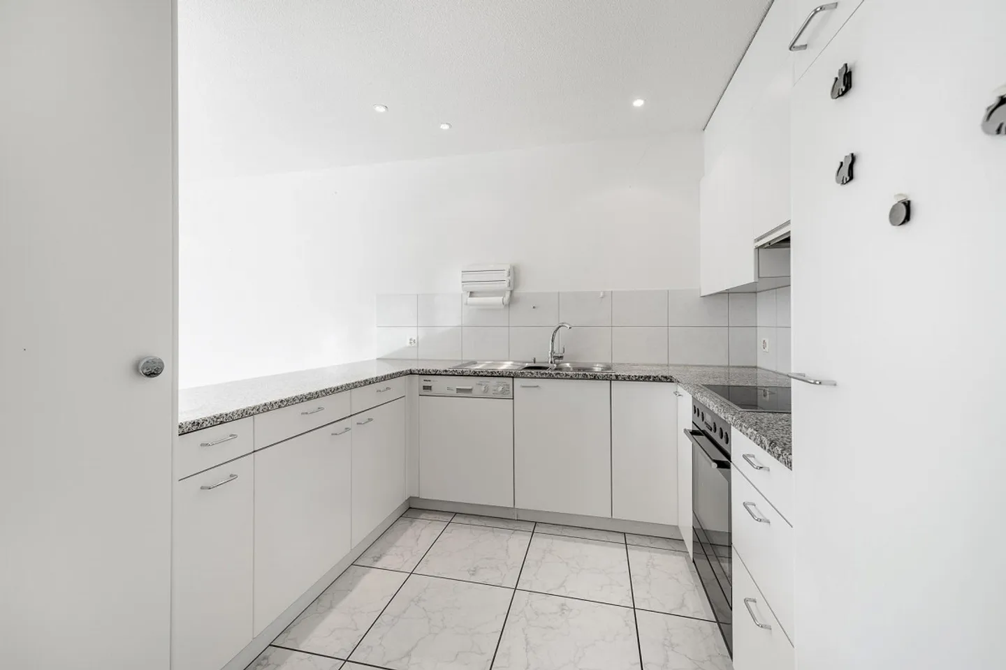 Grosszügige 4.5-Zimmer-Gartenwohnung mit Hobbyraum - Foto 7 von 14