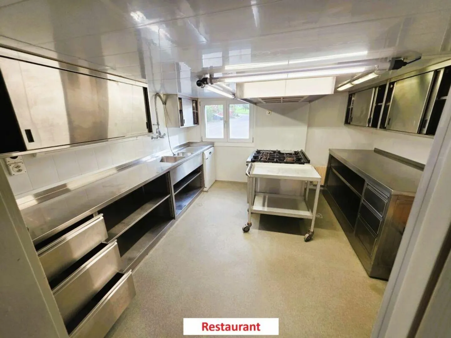 Ristorante incluso appartamento 4.5 stanze e appartamento 1.0 stanza - Foto 3 di 17