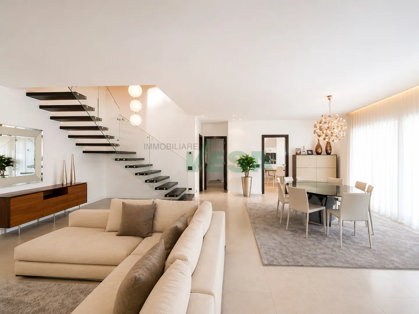 Villa moderne neuve avec vue panoramique spectaculaire et piscine - Photo 11 sur 15