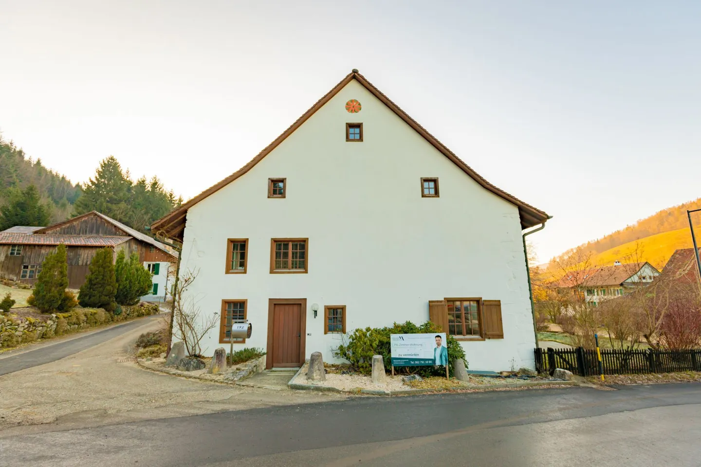 Wunderschöne 3.5-Zimmer-Wohnung im ehemaligen Zollhaus von Langenbruck - Foto 2 von 11