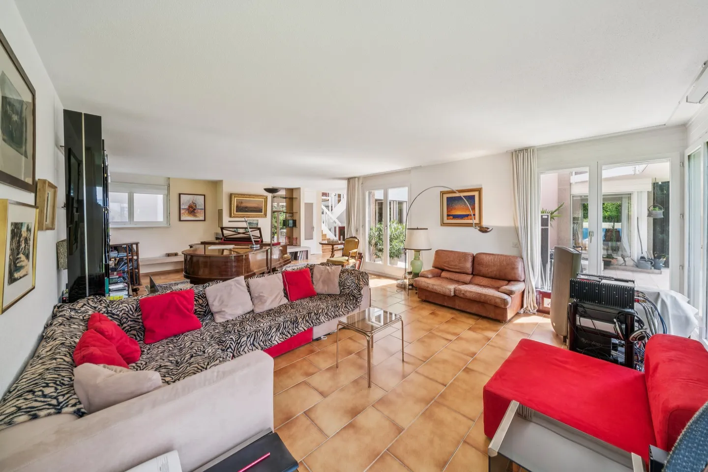 Prestigious Villa in Corsier - Photo 11 of 29