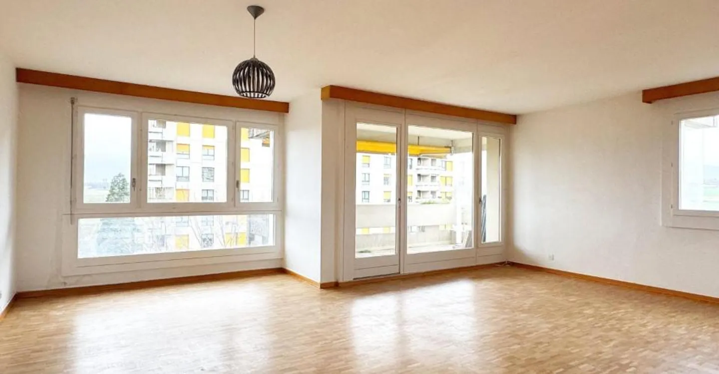 Appartement spacieux avec vue - Photo 2 sur 11