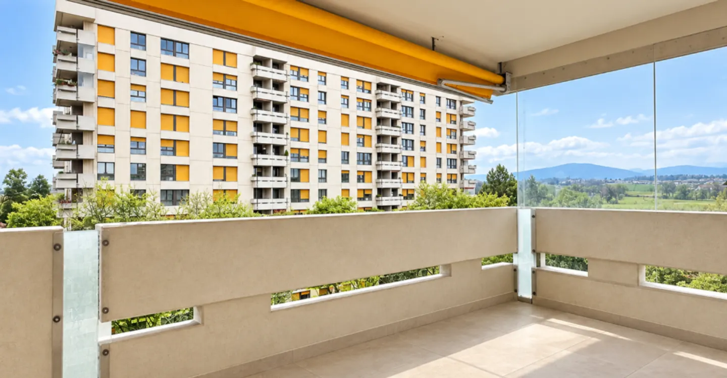 Appartement spacieux avec vue - Photo 3 sur 11