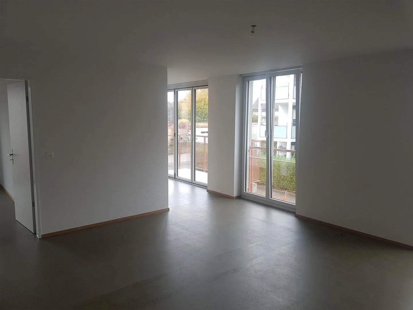 Appartamento di 3.5 locali in posizione centralissima con posto a sedere in giardino - Foto 4 di 7