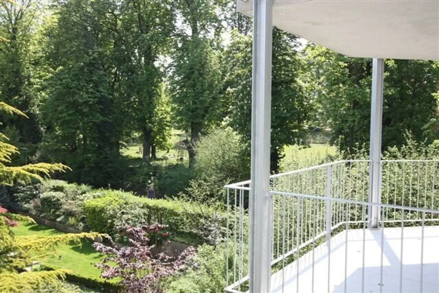 Appartamento moderno con balcone - Foto 4 di 4