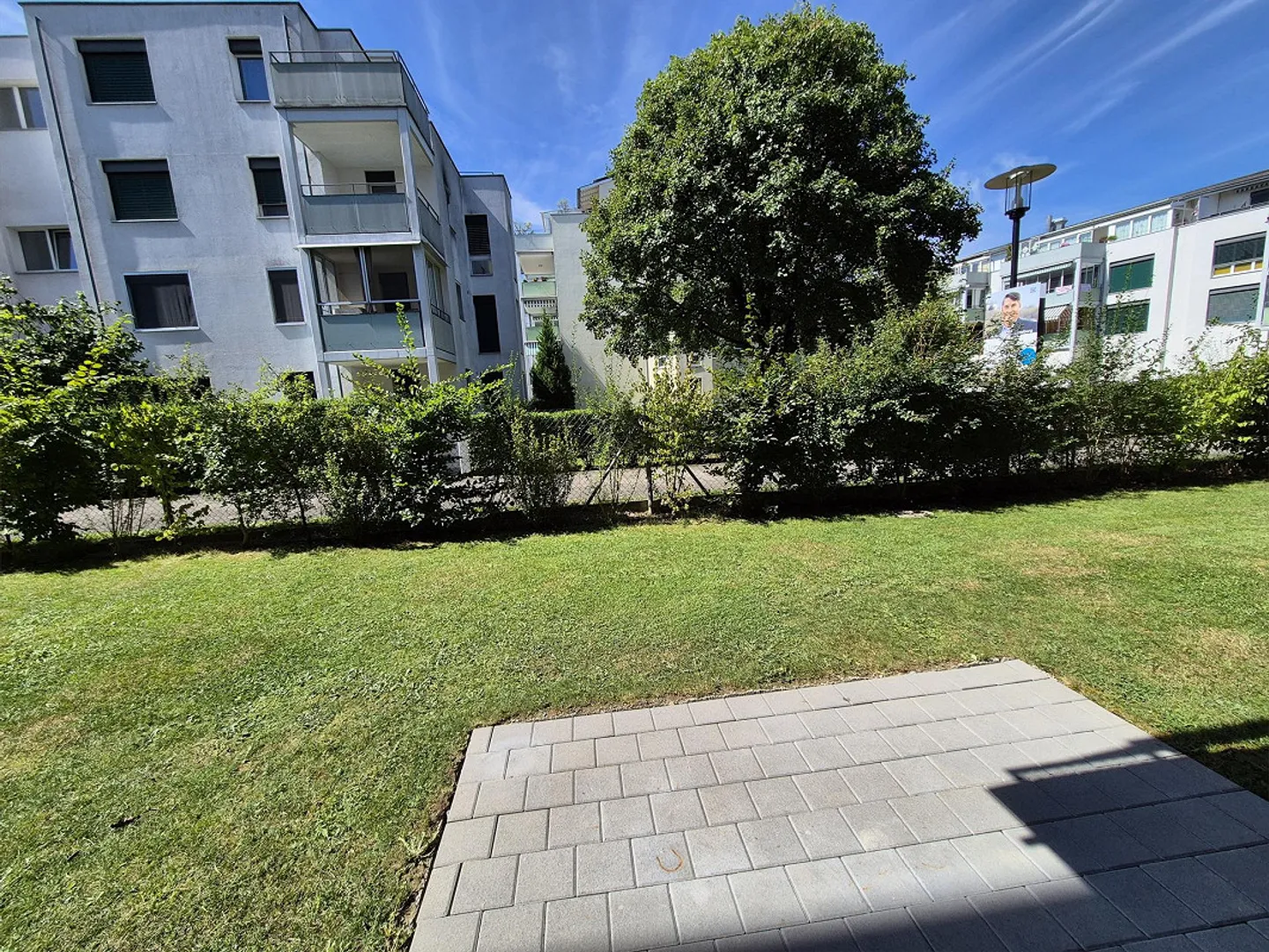 Appartamento di 3.5 locali in posizione centralissima con posto a sedere in giardino - Foto 2 di 7