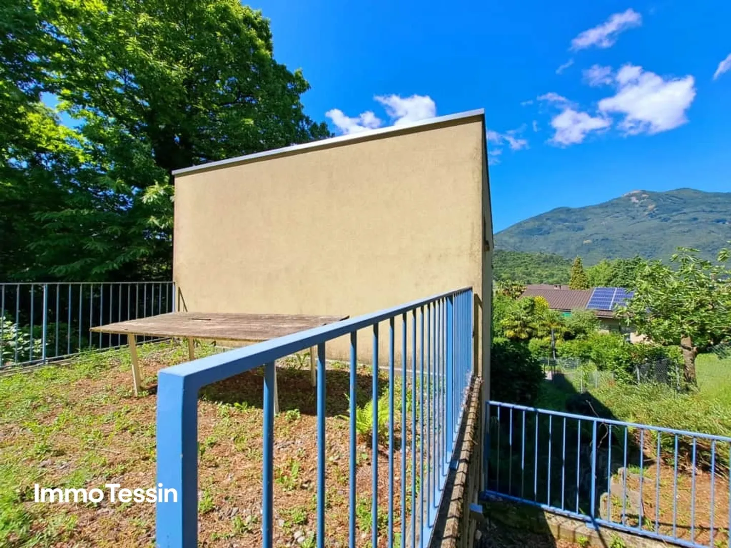 Moderne Villa mit Garten und Aussicht - Foto 5 von 13