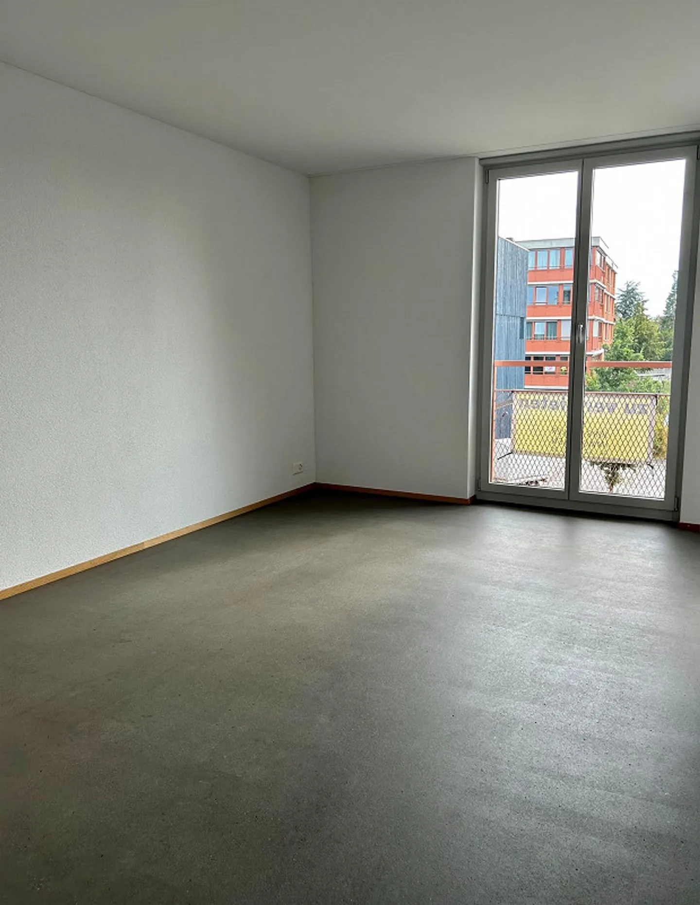 Appartamento di 3.5 locali in posizione centralissima con posto a sedere in giardino - Foto 6 di 7