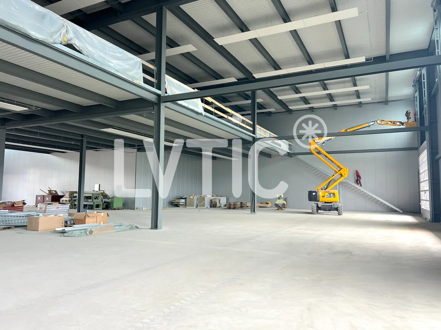 Capannone industriale, uffici di 5750 m2 divisibili in affitto a Saint-Aubin - Foto 5 di 9