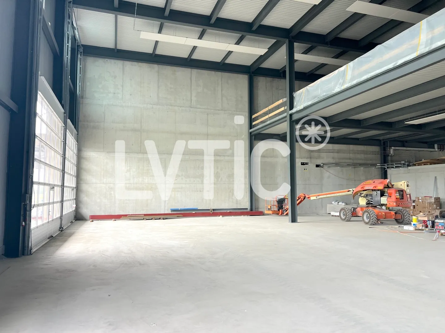 Capannone industriale, uffici di 5750 m2 divisibili in affitto a Saint-Aubin - Foto 7 di 9