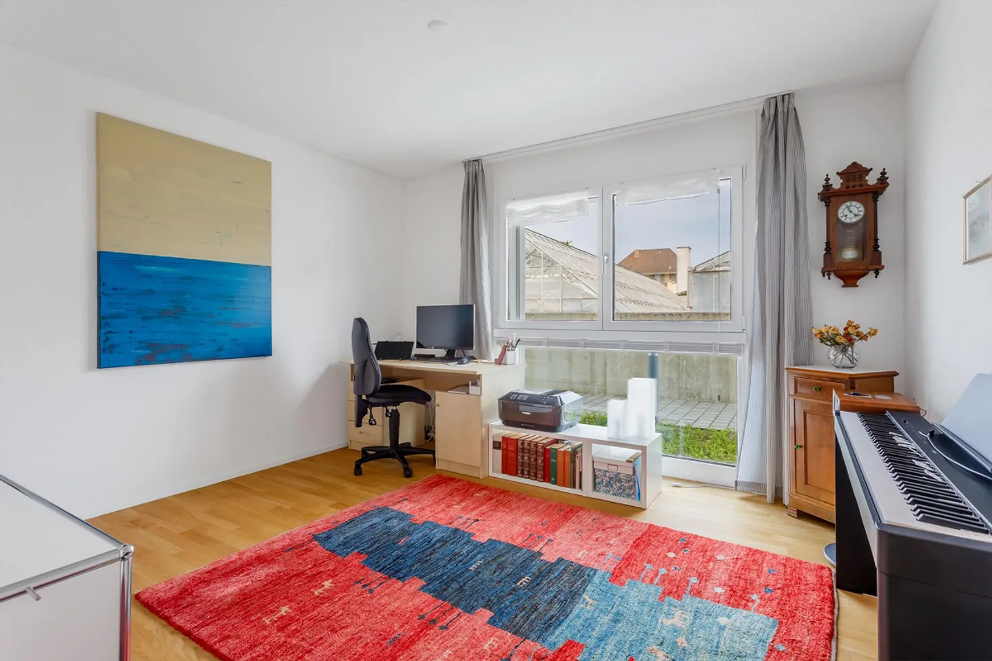 Appartement moderne de 3,5 pièces avec jardin à Ins - Photo 7 sur 14