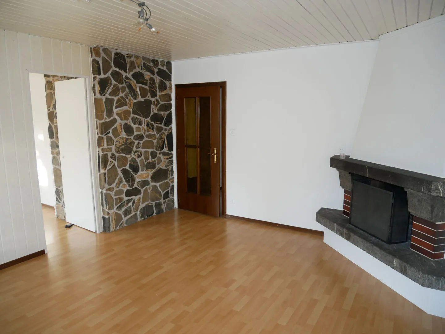 Quartiere e piccolo affitto tranquillo, appartamento di 3,5 locali al 1° piano - Foto 1 di 8