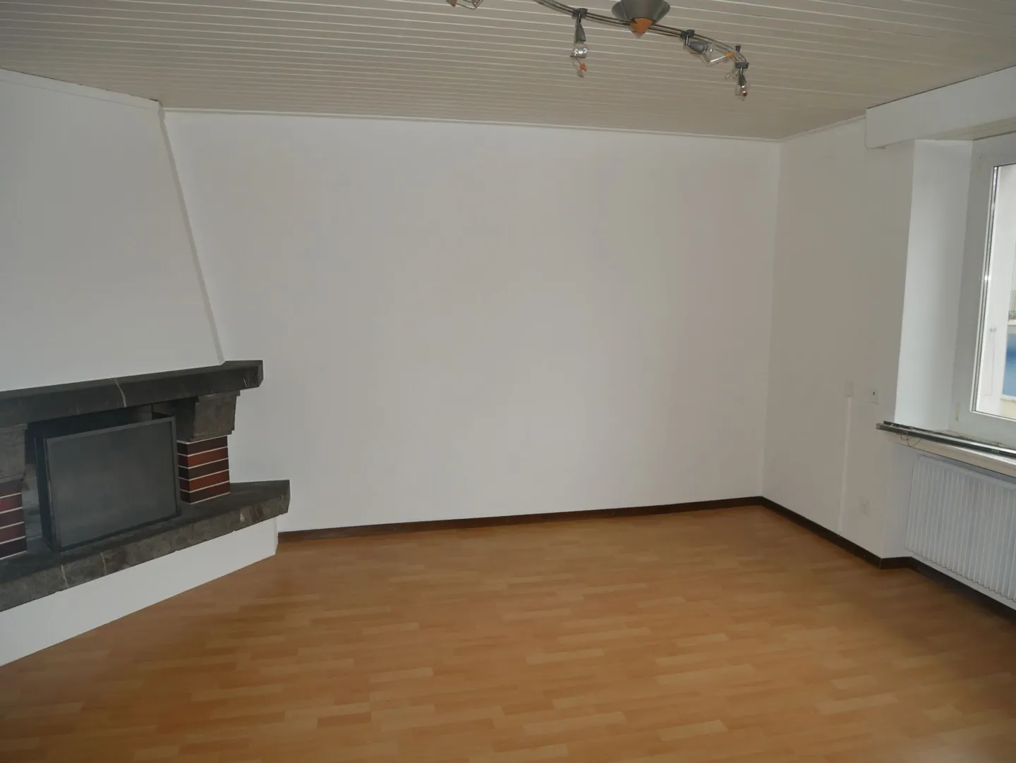 Quartiere e piccolo affitto tranquillo, appartamento di 3,5 locali al 1° piano - Foto 5 di 8