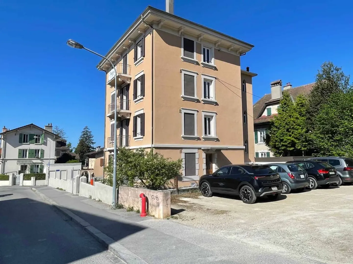 Rental building with 4 apartments and 1 office. - Photo 1 of 9