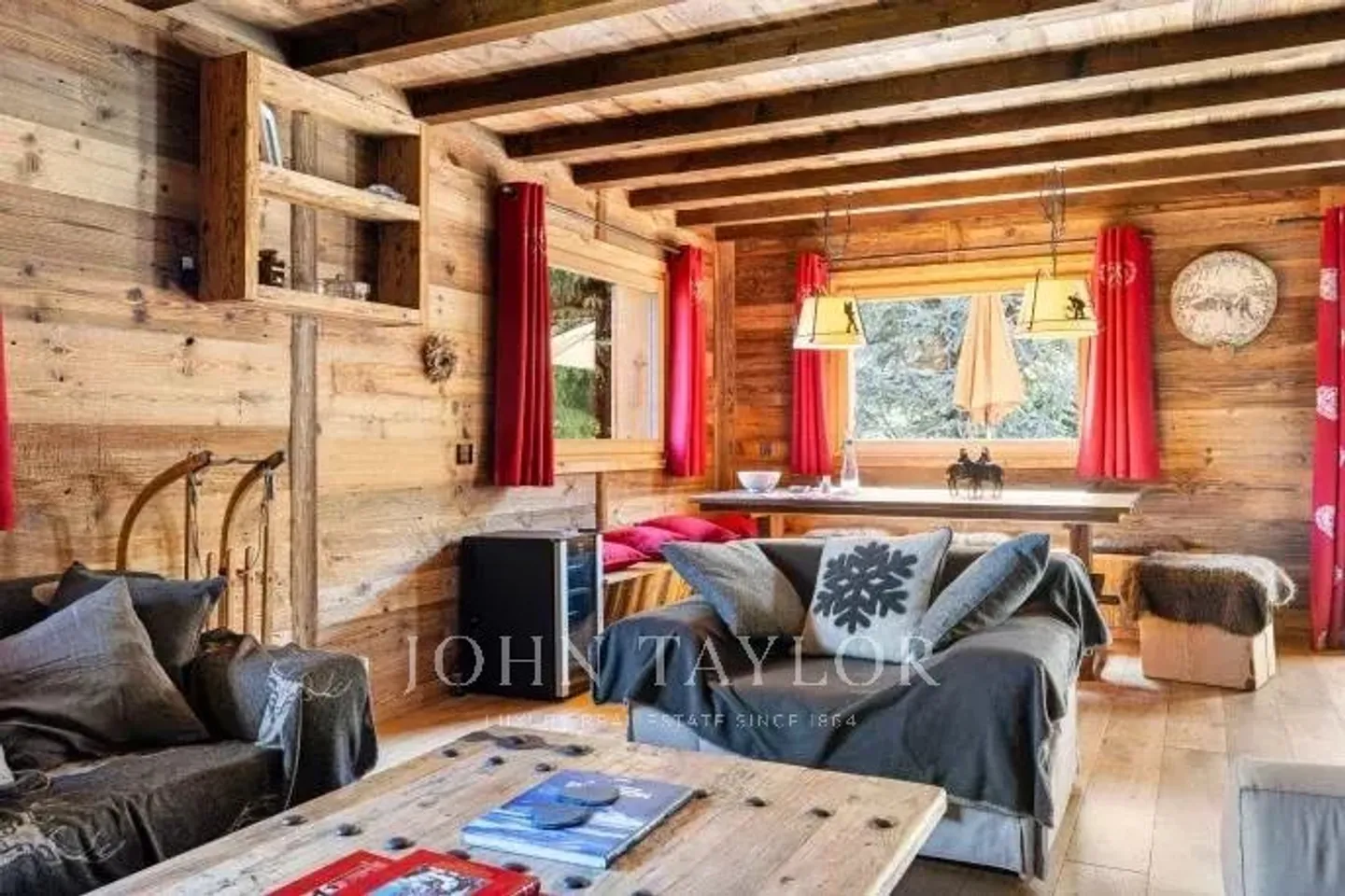 Charming Chalet in La Tzoumaz - Photo 4 of 11