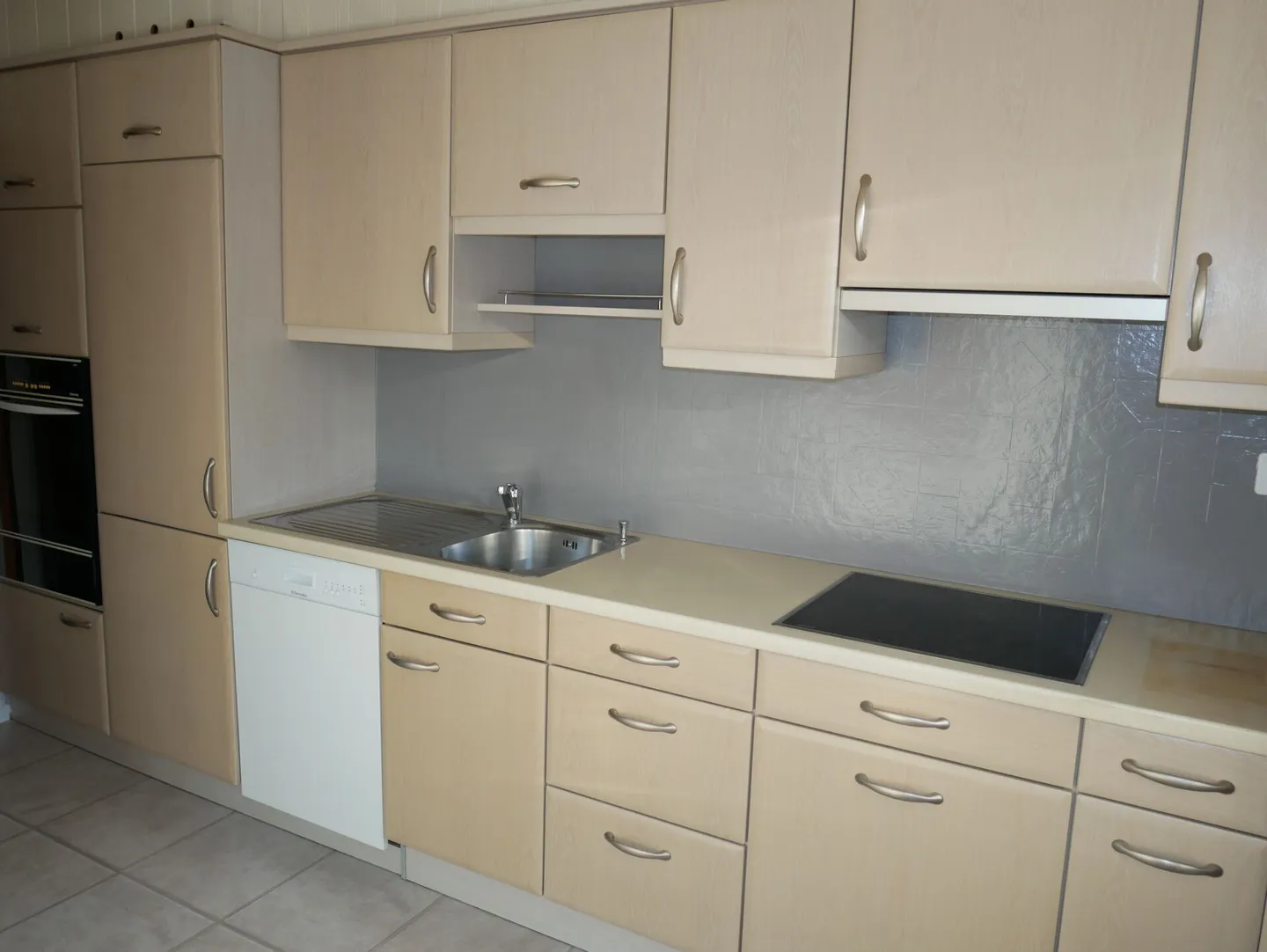 Quartiere e piccolo affitto tranquillo, appartamento di 3,5 locali al 1° piano - Foto 7 di 8