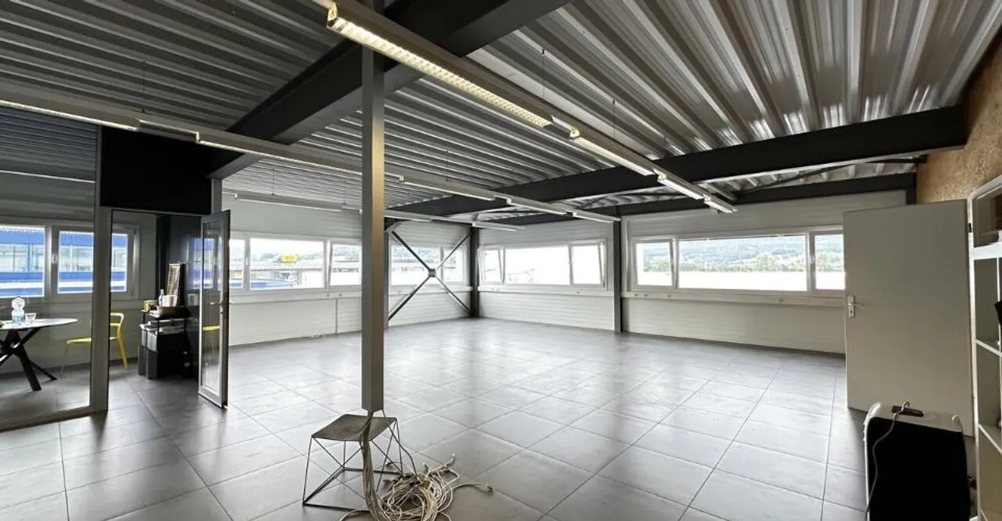Propriété Commerciale en Emplacement Privilégié - Photo 7 sur 12
