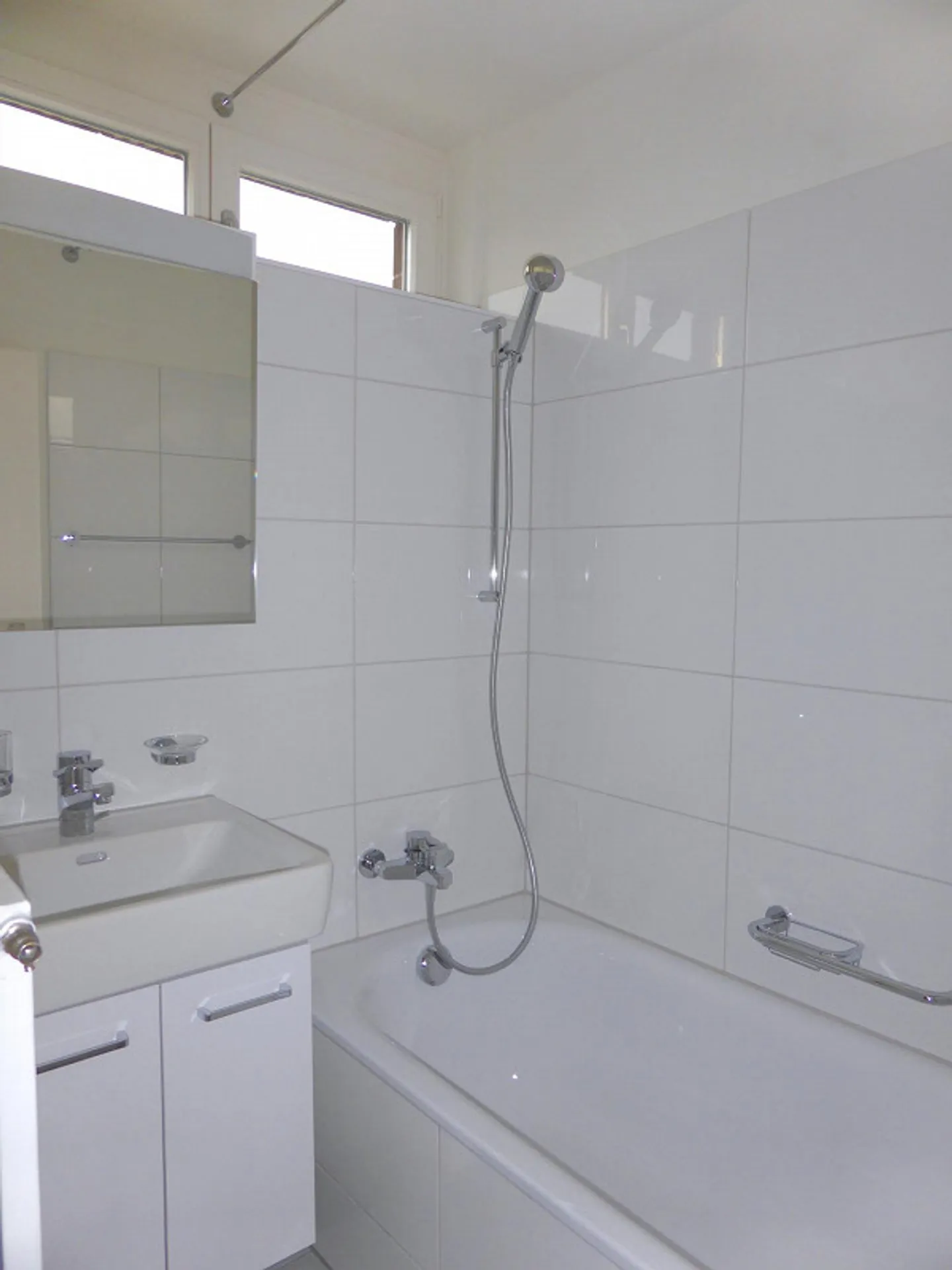 4.5 Room Apartment in a Quiet Development Surrounded by Nature - Photo 6 of 11