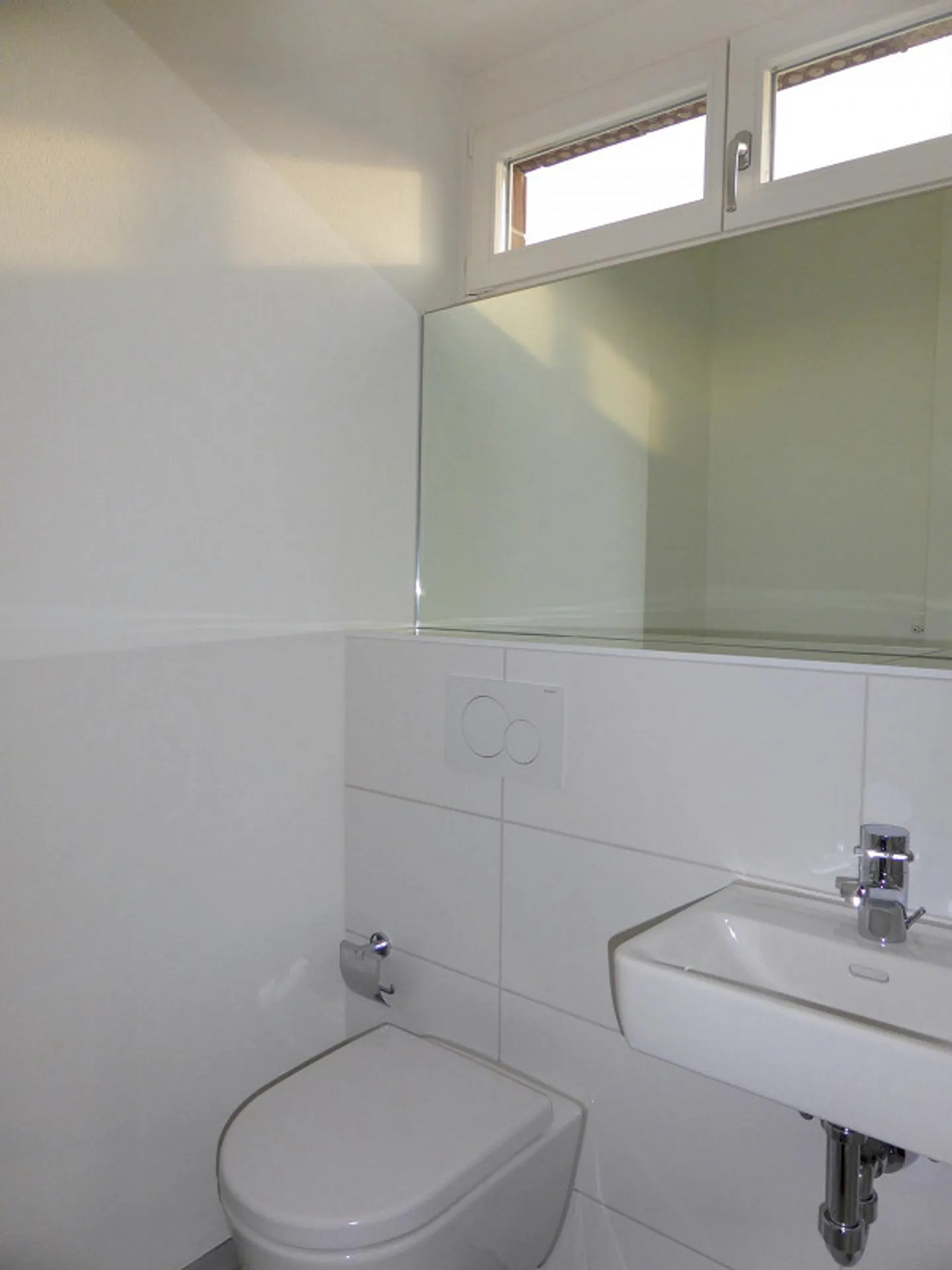 4.5 Room Apartment in a Quiet Development Surrounded by Nature - Photo 7 of 11