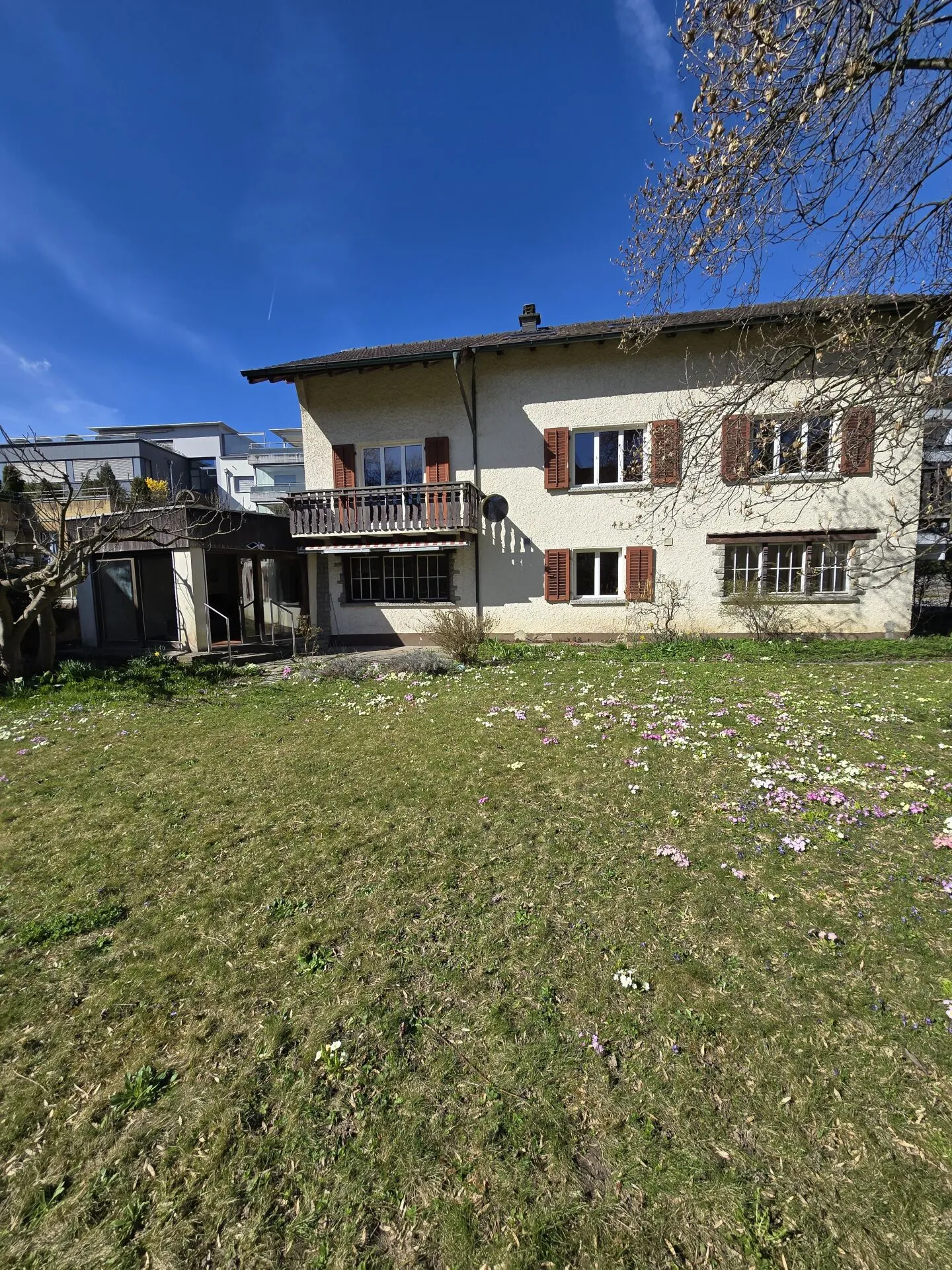 Affascinante casa unifamiliare di 6 stanze con giardino in posizione centrale a Baar - Foto 7 di 7