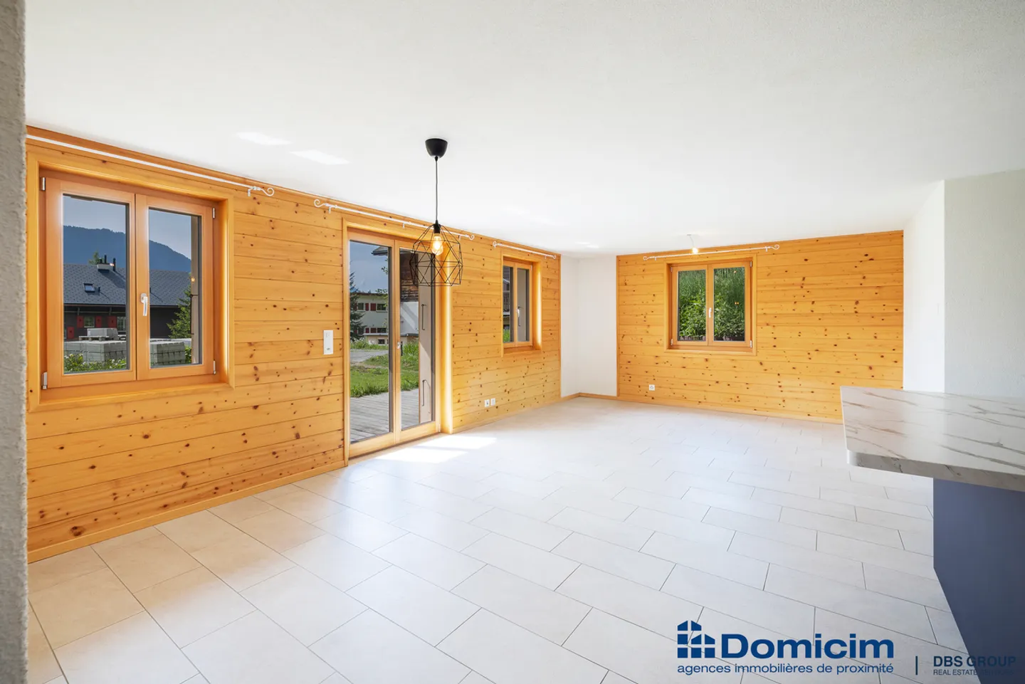 Charming 4.5-room garden-level apartment in the heart of Leysin - Photo 3 of 13