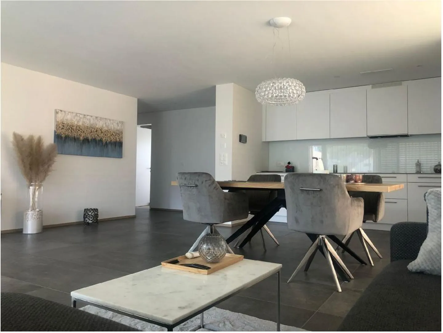 Moderne 4.5 Zimmer Wohnung - Foto 2 von 13