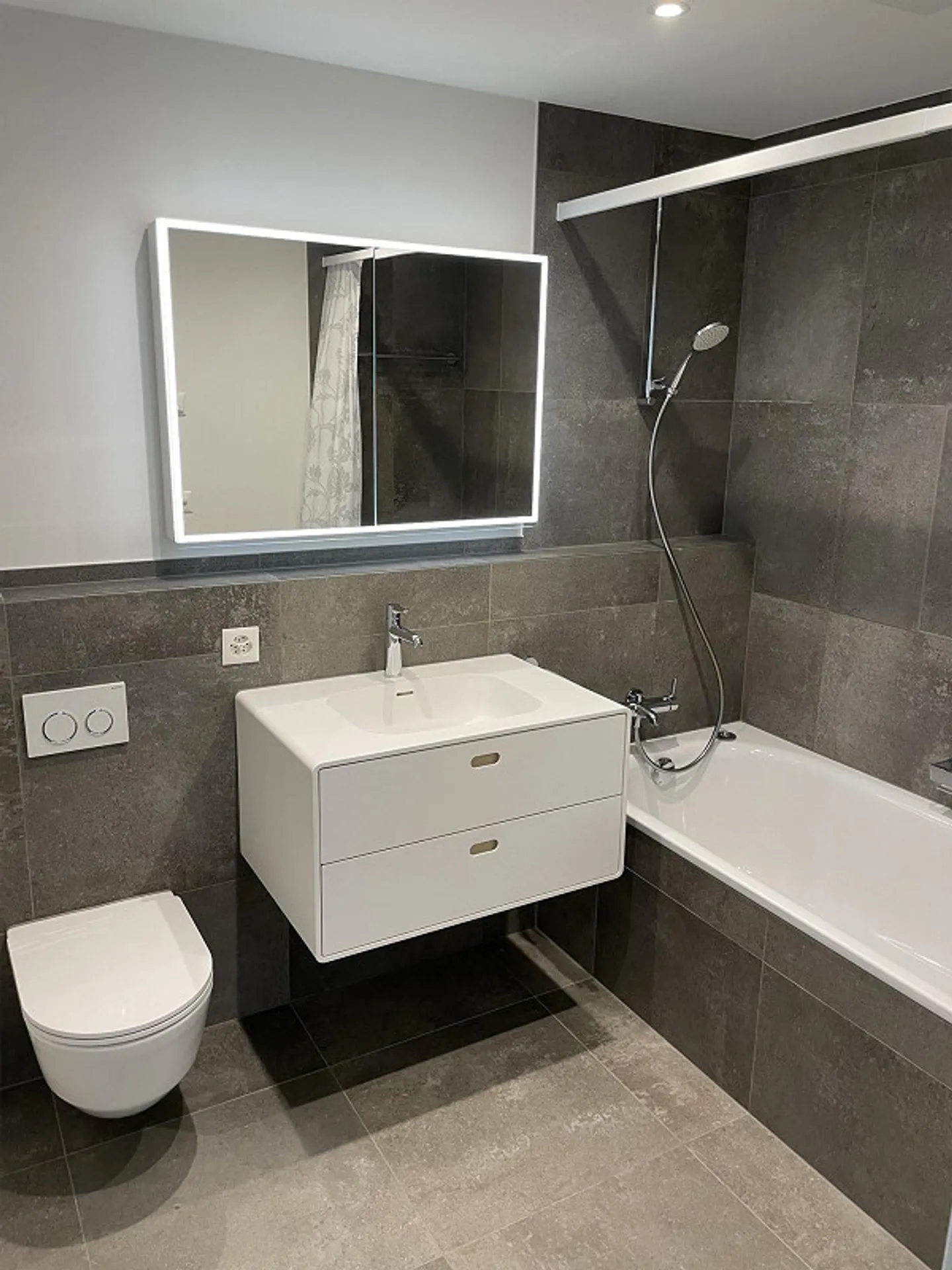 Moderne 4.5 Zimmer Wohnung - Foto 6 von 13