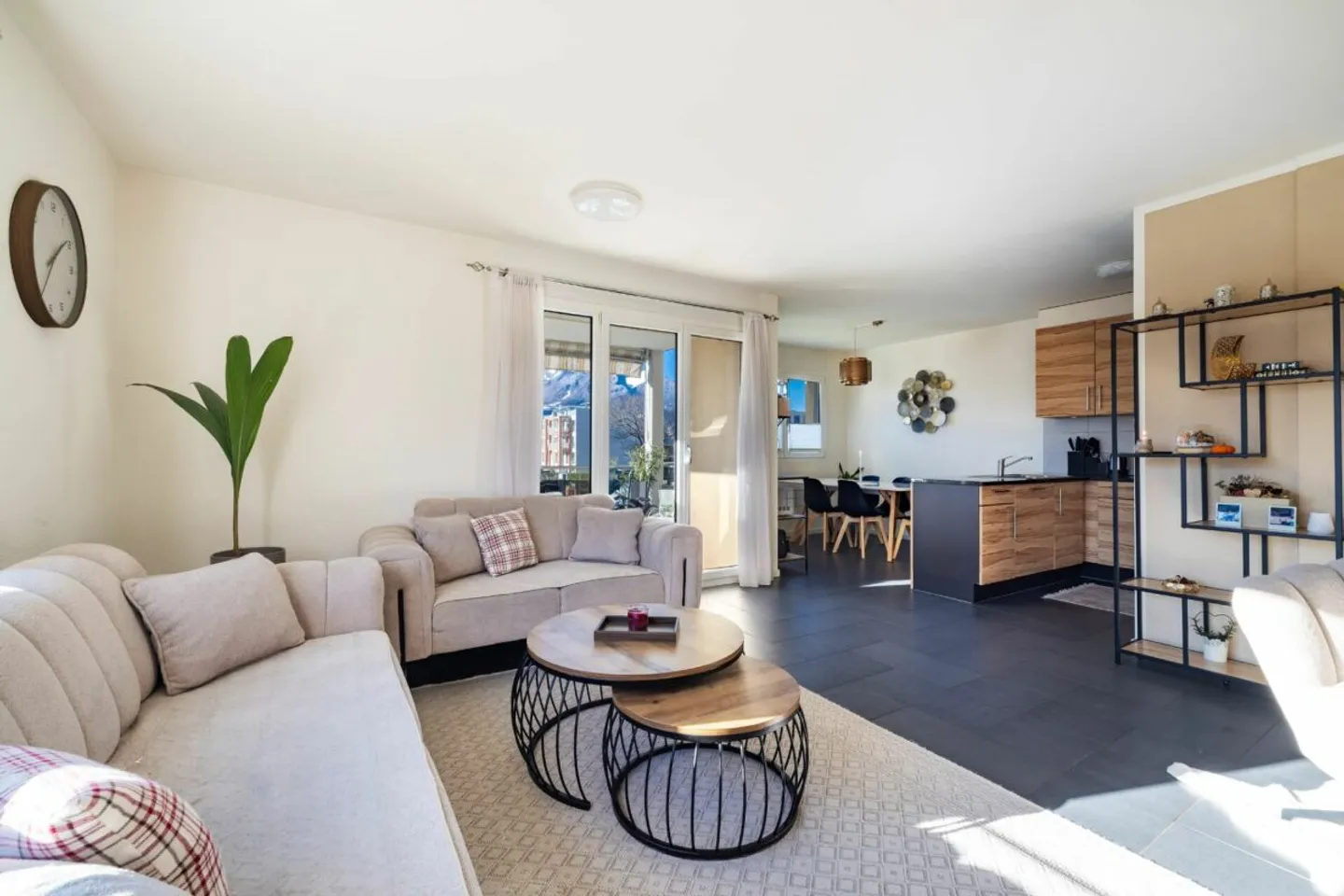 Apartment for sale - Photo 2 of 12