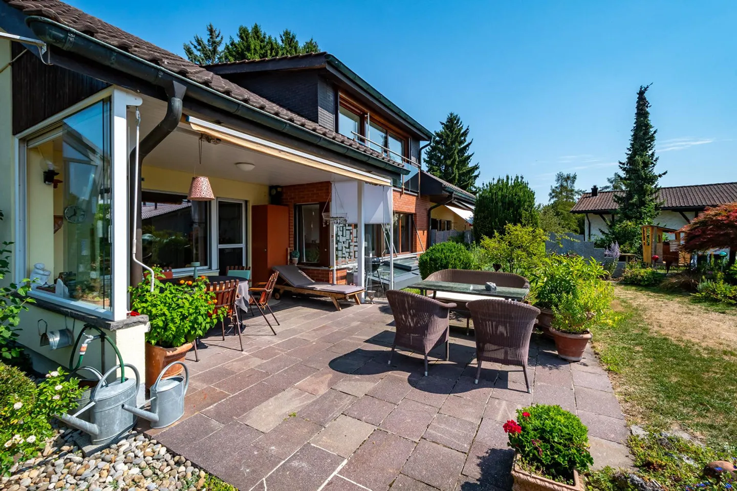 Einfamilienhaus mit Einliegerwohnung und wunderschönem Garten - Photo 7 of 34