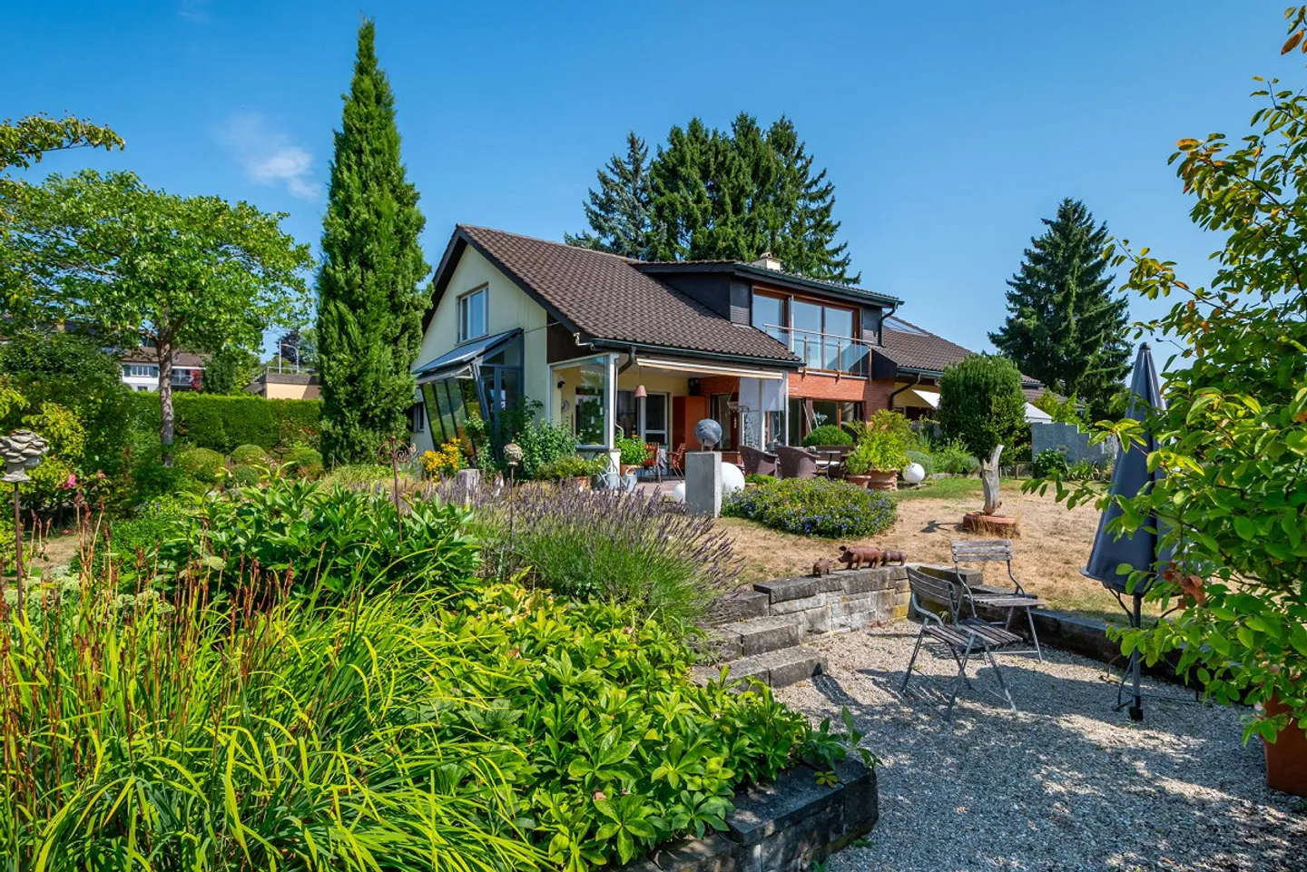 Einfamilienhaus mit Einliegerwohnung und wunderschönem Garten - Photo 5 of 34