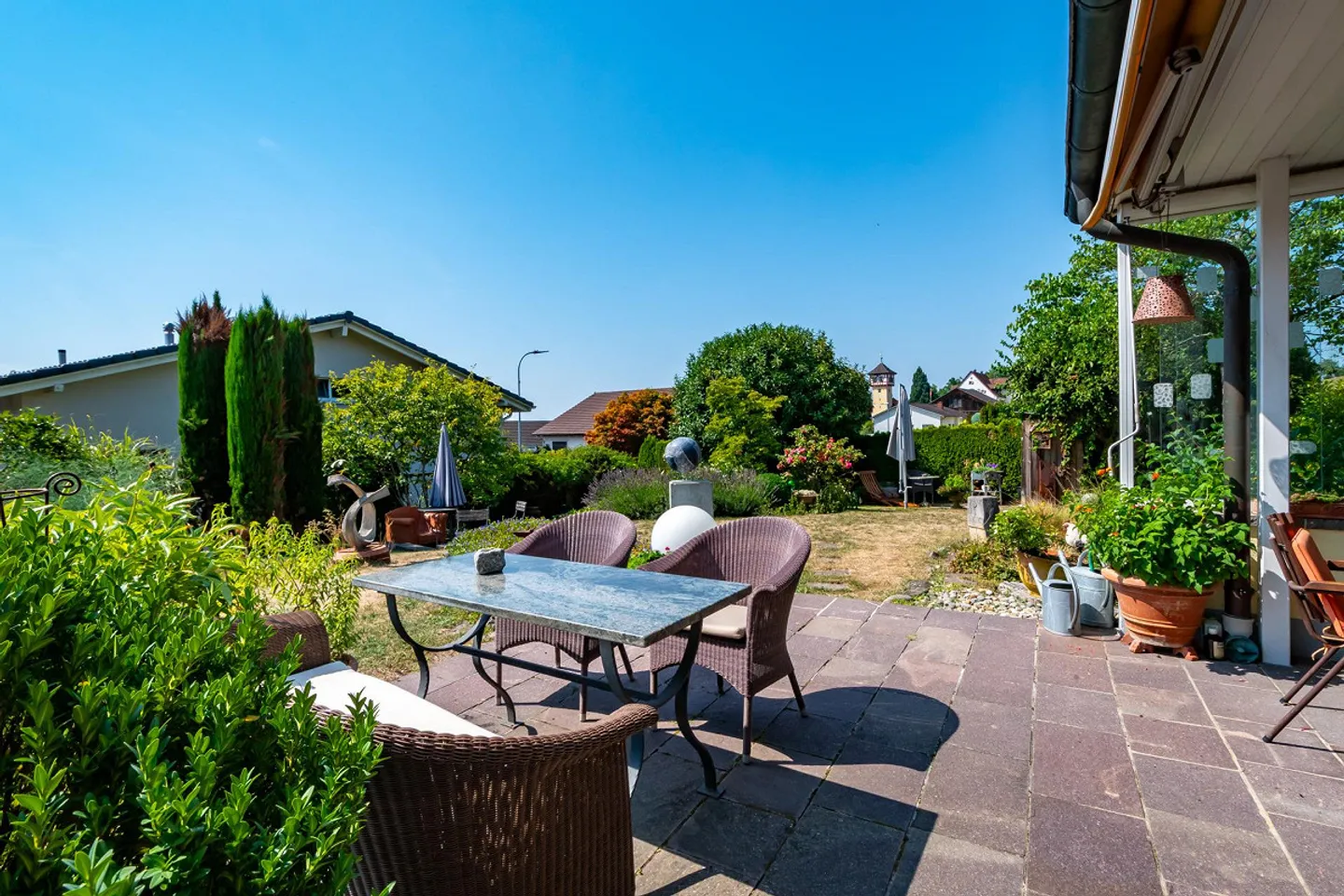 Einfamilienhaus mit Einliegerwohnung und wunderschönem Garten - Photo 8 of 34