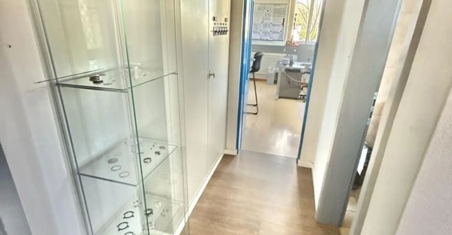 Fabrik mit 10 Räumen - Foto 12 von 12
